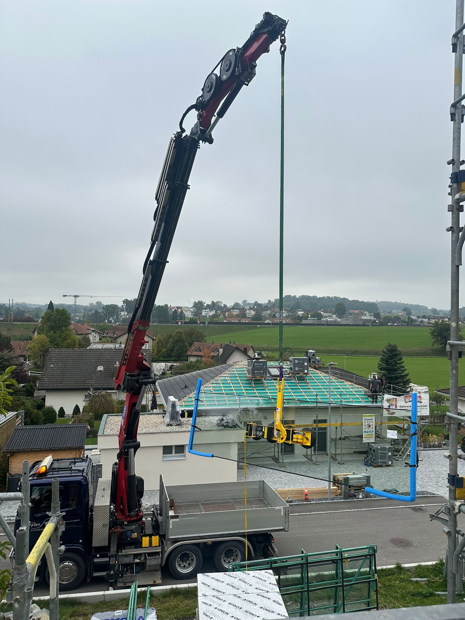Glasersatz mit eigener Sauganlage der Roth Transport AG